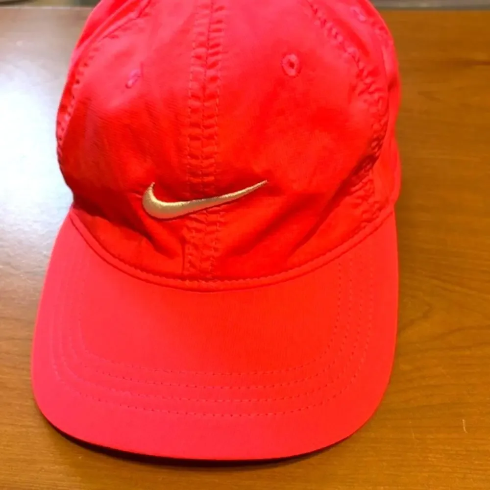 Nike nylon child hat hot pink
